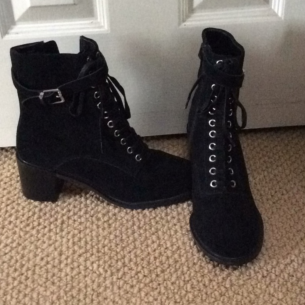 UO New ZIP Up Boots